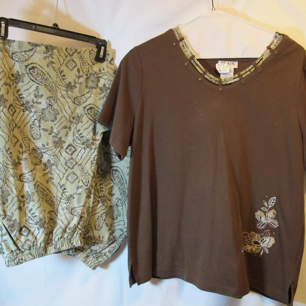 Blair two piece set – top and cropped pants in brown XL